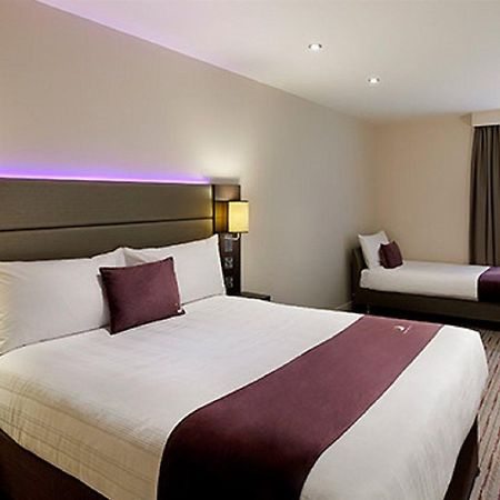 Premier Inn Gatwick Crawley Town West Exteriör bild