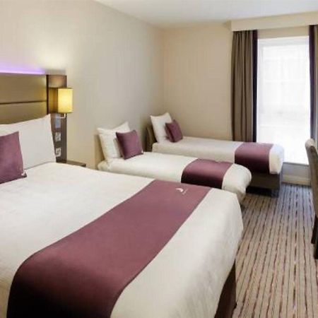 Premier Inn Gatwick Crawley Town West Exteriör bild